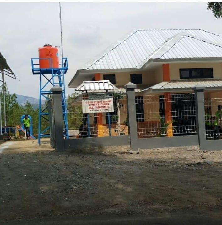 Kantor PDAM Trenggalek di Desa Ngares, Kabupaten Trenggalek